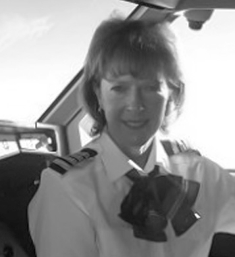 Female pilot Tracy Lamb