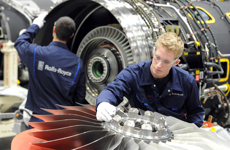 image: © Rolls-Royce | BR725 fan assembly at the Rolls-Royce Dahlewitz site
