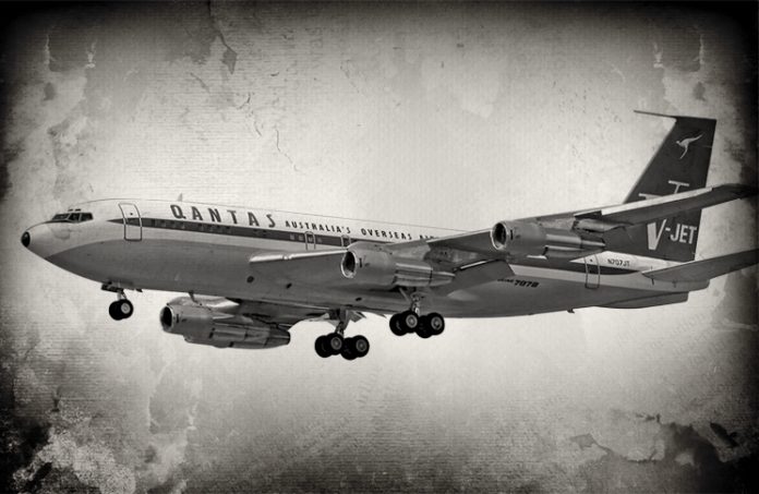Boeing 707-138B Qantas Jett Clipper Ella N707JT ( John Travolta's B707 represents a Qantas aircraft of the late 60s early 70s) image: CC BY-SA 2.0 | Phinalanji