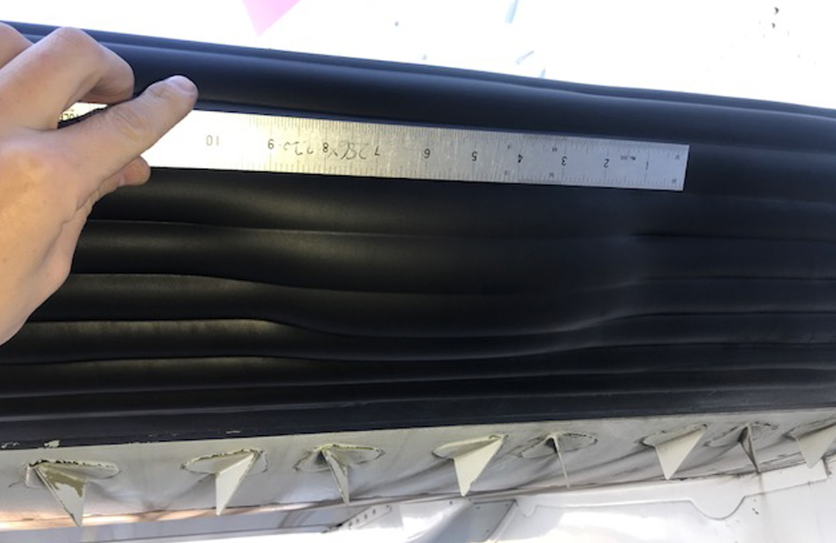 SAAB 340 B–ATA 3010 AIRFOIL ANTI-ICE/DE-ICE SYSTEM–De-icer boot–PUNCTURED.