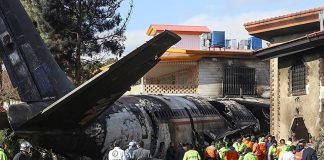 Burnt remains of Boeing 707-3J9C in Iran