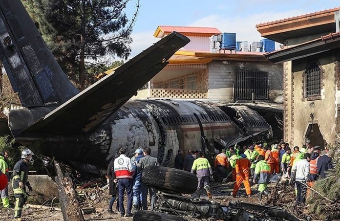 Burnt remains of Boeing 707-3J9C in Iran