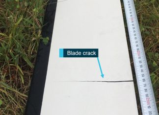 A cracked rotor blade found after a Robinson R22 made a precautionary landing in December 2016.