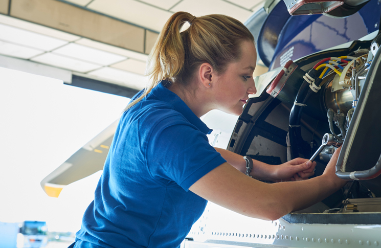 female aero engineer