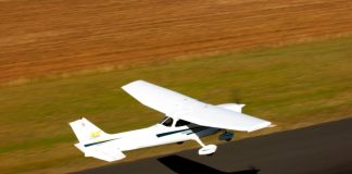 Cessna 172 taking off at Bathurst Airport. | © Civil Aviation Safety Authority