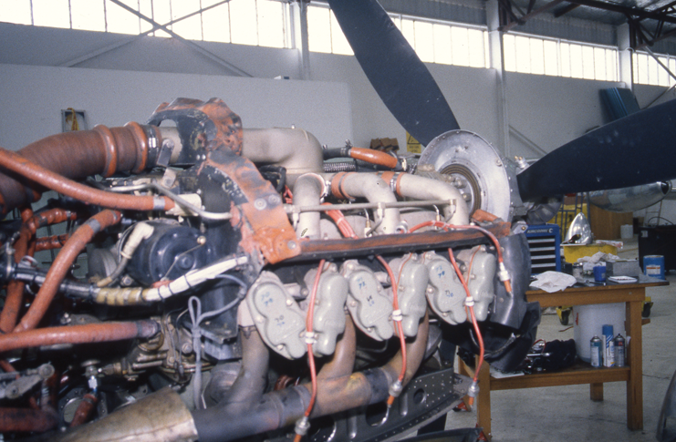 Plane engine with propellor – maintenance