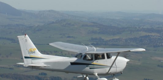 Cessna 172S in flight