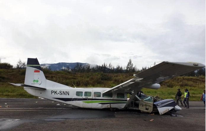 Cessna crashed on landing attempt in foggy conditions, coming down hard just past runway threshold, Peru.