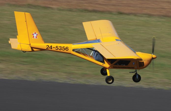 Aeroprakt A22L Foxbat 24-5356 landing at Bathurst Airport.