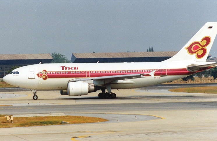 An Airbus A310-304 aircraft (HS-TID)