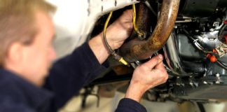 Engineer working on a Cirrus SR22 aircraft.
