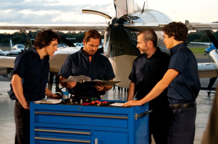 Engineers discussing maintenance | CASA