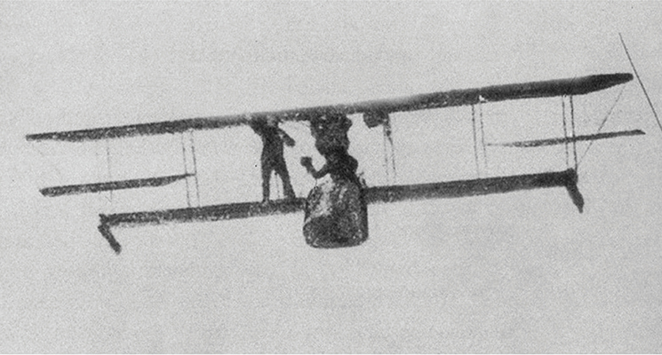 demonstrating of the Sperry Gyrostabilizer